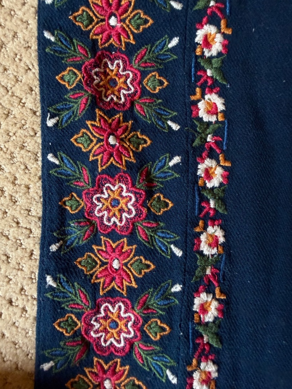 Zara Embroidered Capris - Picture 4 of 4